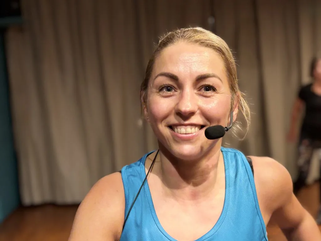 Latin dans instructrice Kasja latin